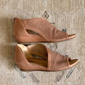 earth venus wedge sandal